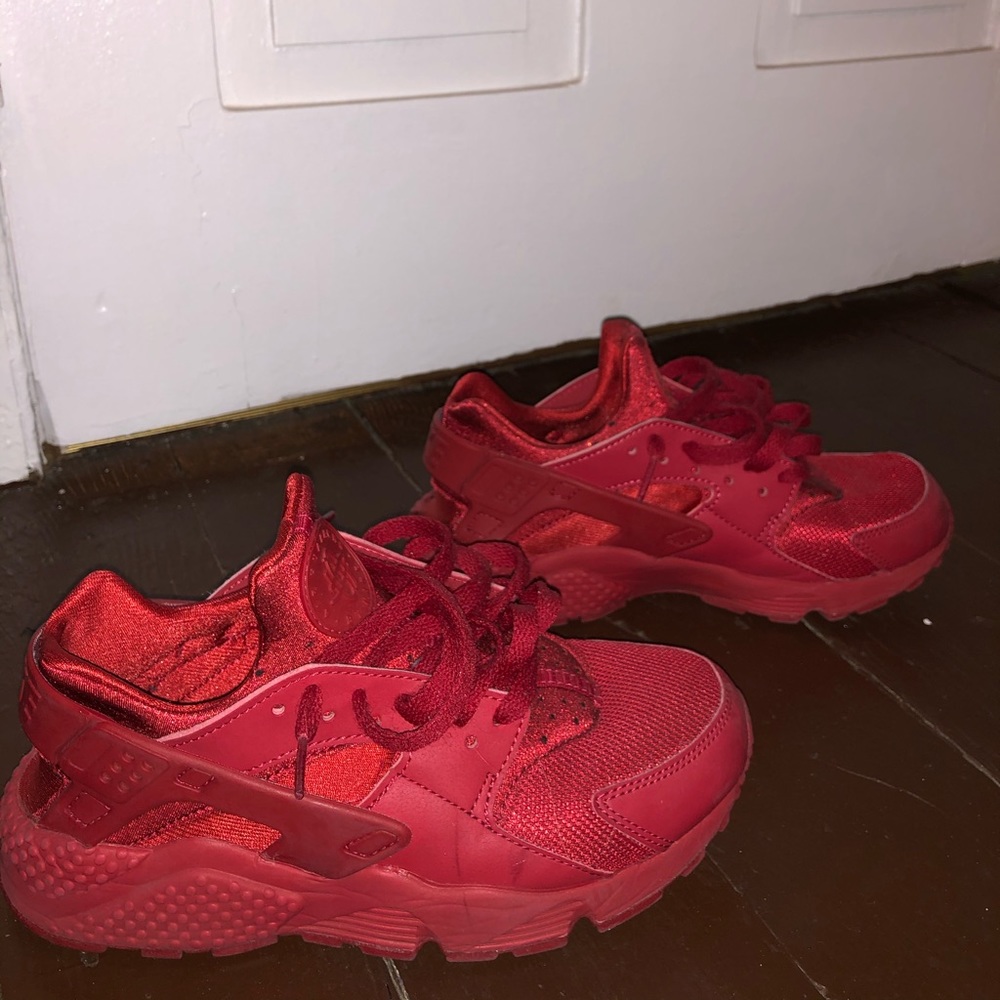 Nike red Huaraches